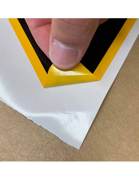 Waarschuwingssticker elektrische spanning 230/400 volt materiaal