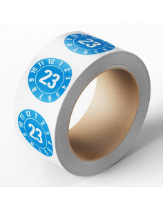 Keuringssticker met jaartal 23 op rol, blauw op rol