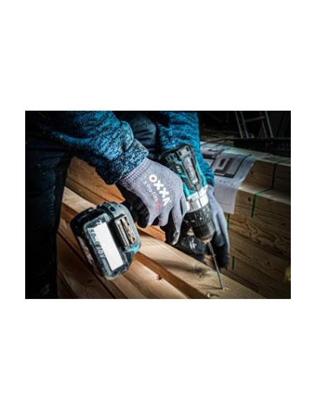 OXXA X-Pro-Flex Ultra 51-293 werkhandschoen tijdens het werken met een boormachine