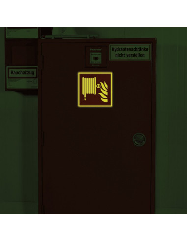 Extra lichtgevend brandslang bord, kunststof, 200 x 200 mm, rood wit, symbool brandslanghaspel, vierkant, ISO 7010