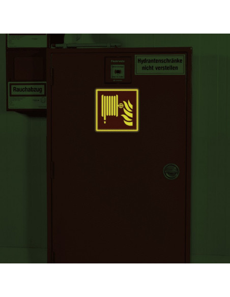 Extra lichtgevend brandslang bord, kunststof, 200 x 200 mm, rood wit, symbool brandslanghaspel, vierkant, ISO 7010