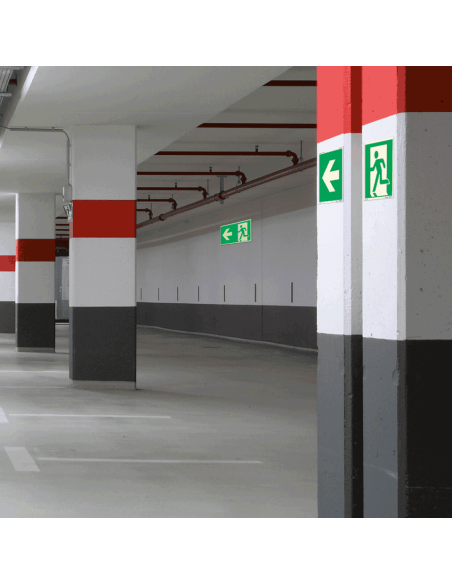 Extra lichtgevende nooduitgang links sticker - E001, groen wit, vierkant, symbool nooduitgang links, naschijnend