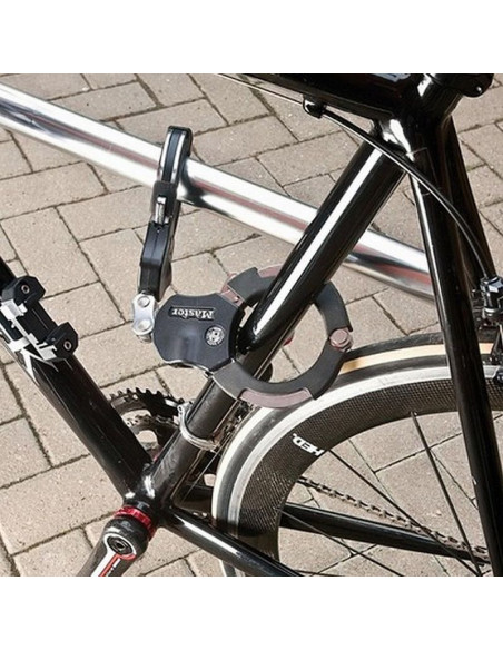 Masterlock 8200EURDPRO Street Cuff slot