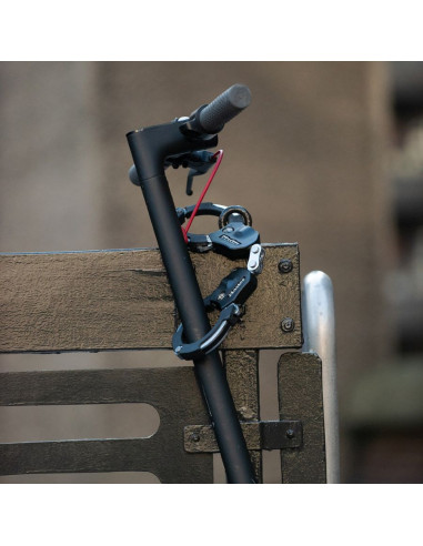 Masterlock 8200EURDPRO Street Cuff slot