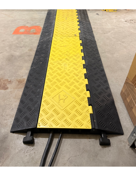 MAX kabelbrug 5 kanalen (5 x 35 x 35 mm), rubber met gele deksel kopen? Bestel nu!